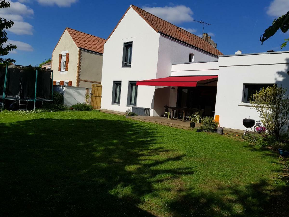 Chambres D'Hotes "Les Trois Loupiots" Chanteloup-en-Brie Exteriör bild